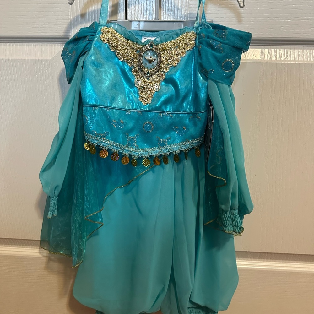 Disney store Jasmine girls costume size 4